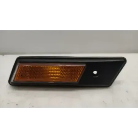 Repetiteur avant droit bmw serie 7 e32