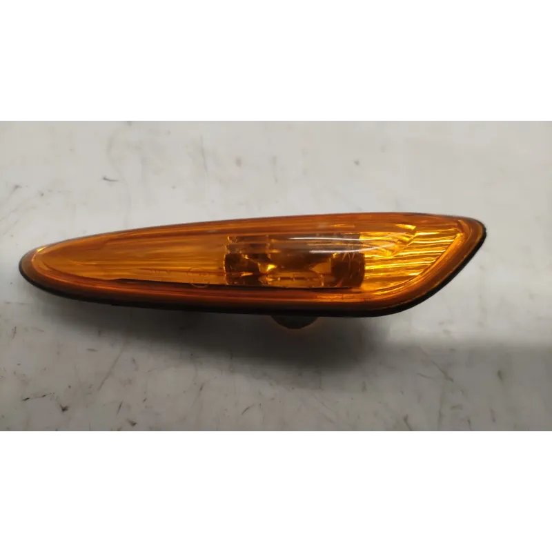 Repetiteur avant gauche bmw serie 3 e46