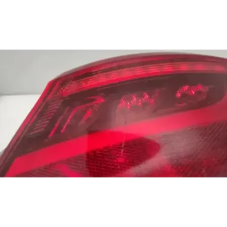 Feu arriere droit audi a3 8v