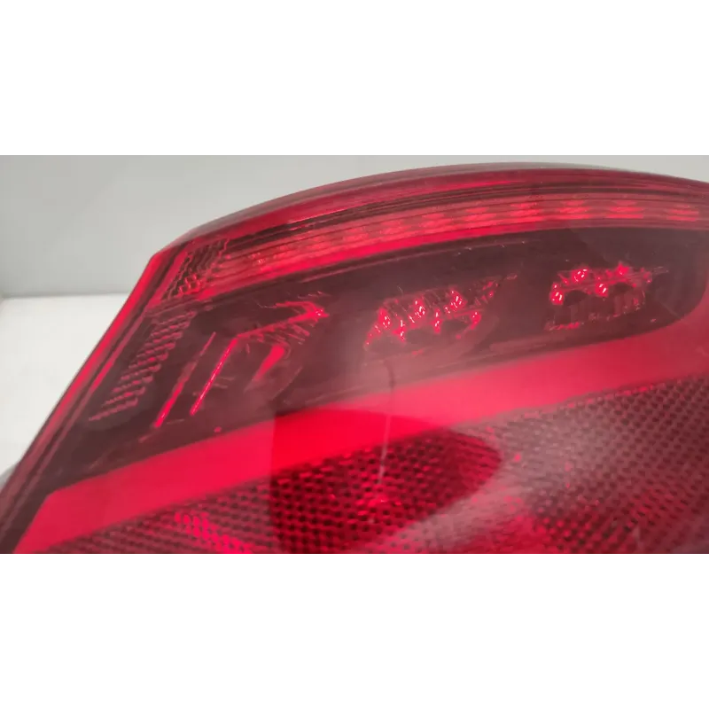 Feu arriere droit audi a3 8v