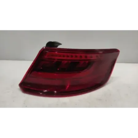 Feu arriere droit audi a3 8v