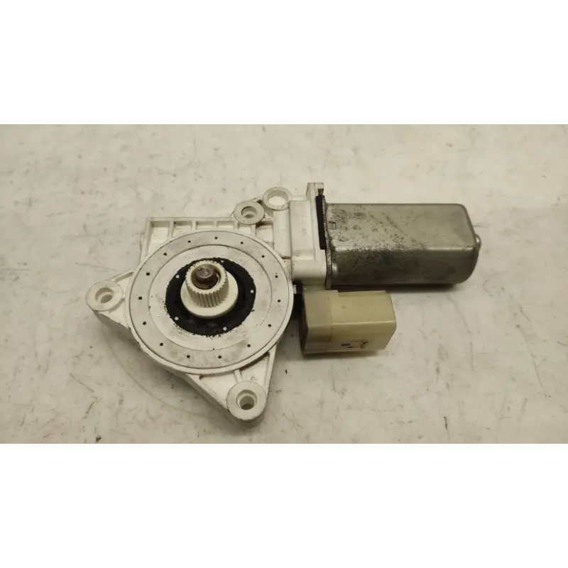 Moteur leve-glace avant gauche bmw serie 1 e82/e88