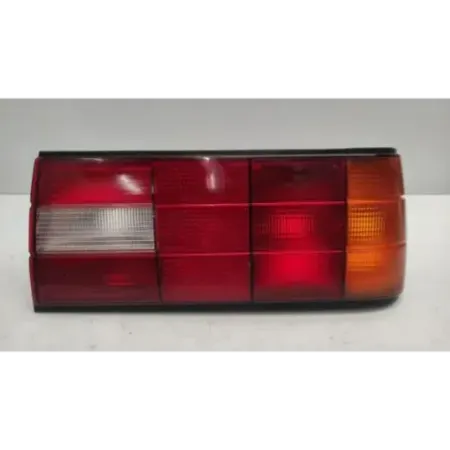 Feu arriere droit bmw serie 3 e30