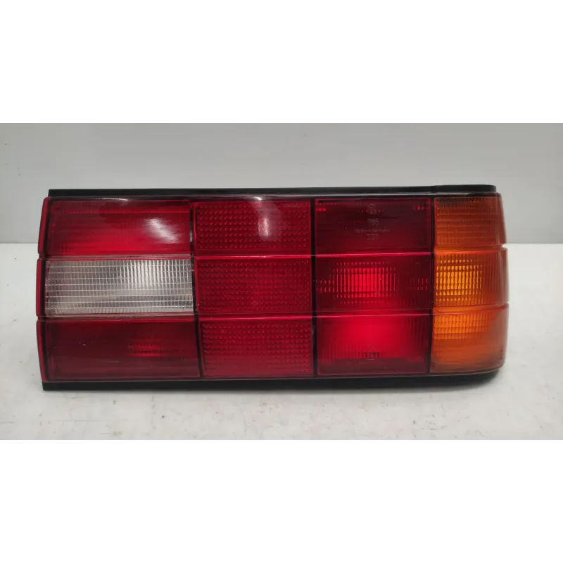 Feu arriere droit bmw serie 3 e30