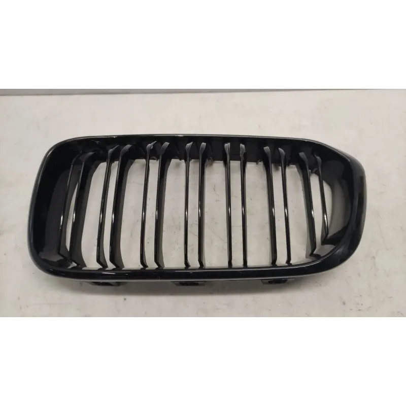 Calandre gauche bmw serie 1 f20/f21