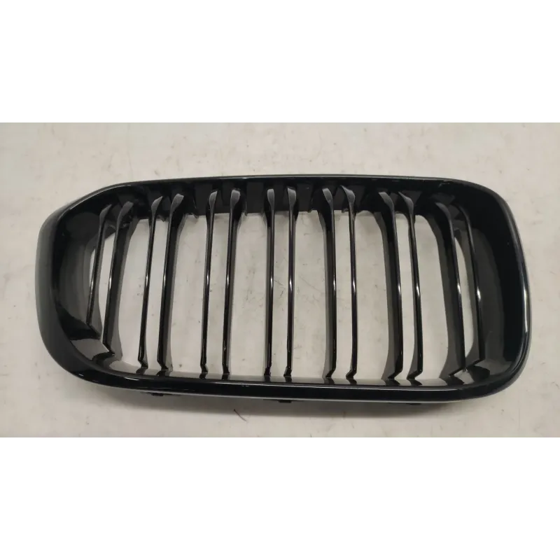 Calandre droit bmw serie 1 f20/f21