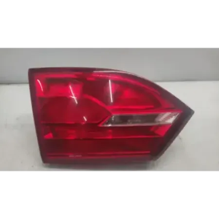 Feu arriere interieur gauche volkswagen jetta 4