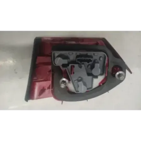 Feu arriere interieur gauche volkswagen jetta 4