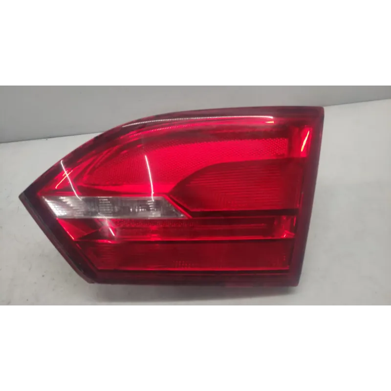 Feu arriere interieur droit volkswagen jetta 4