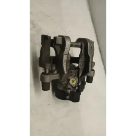 Etrier de frein arriere droit audi q5