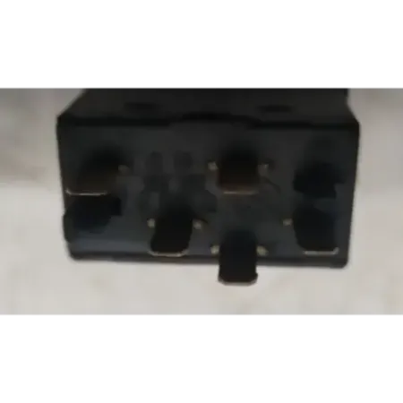 Commande leve-glace porte avant droit bmw serie 3 e30