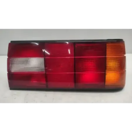 Feu arriere droit bmw serie 3 e30