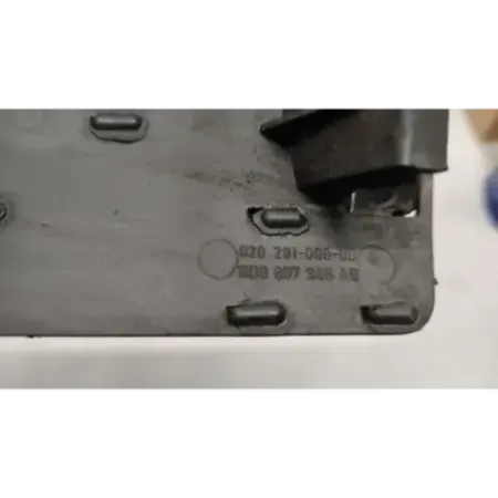 Grille de pare choc avant droit audi a4 8d b5