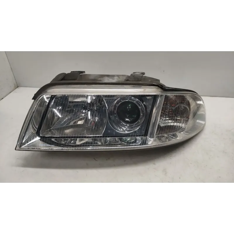 Phare gauche audi a4 8d b5