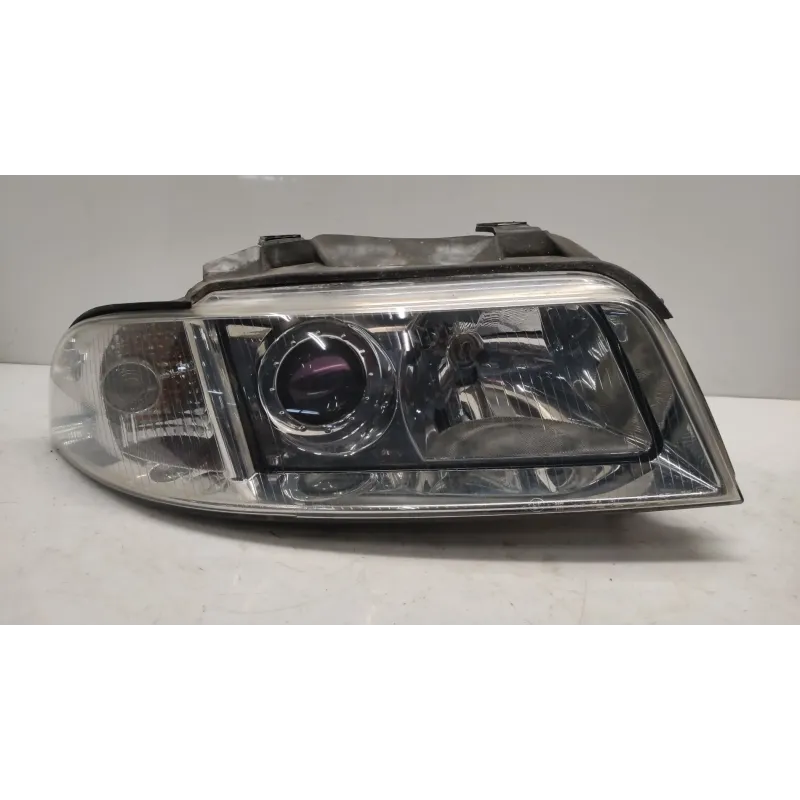Phare droit audi a4 8d b5