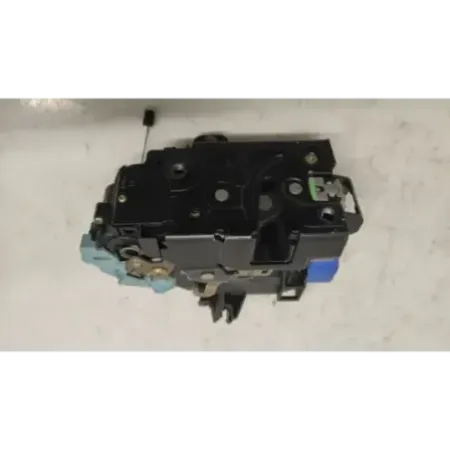 Serrure porte avant droit volkswagen golf 5 v