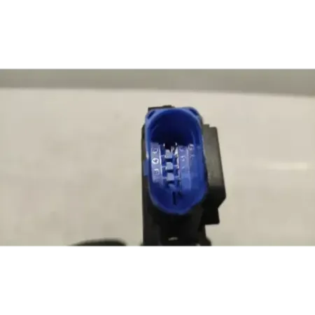 Serrure porte avant droit volkswagen golf 5 v