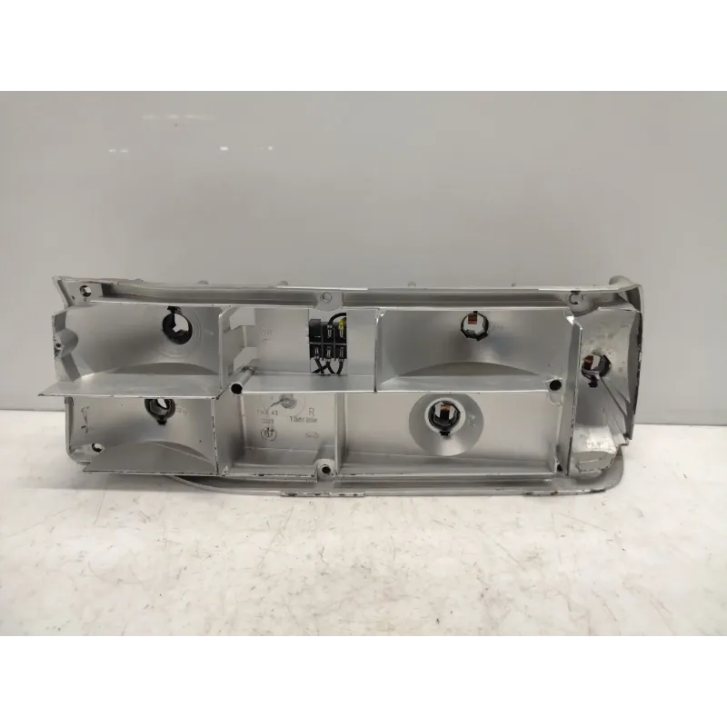 Platine feu arriere droit bmw serie 6 e24