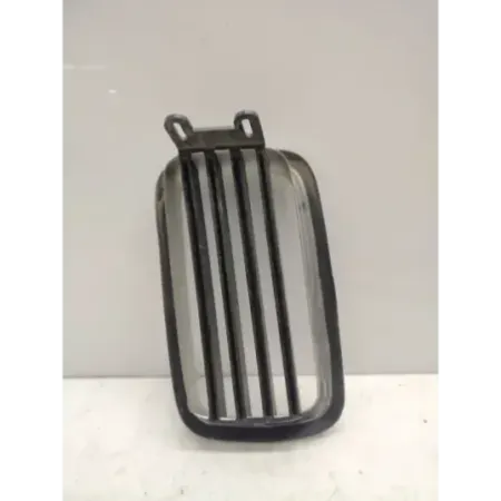 Calandre droit bmw serie 6 e24