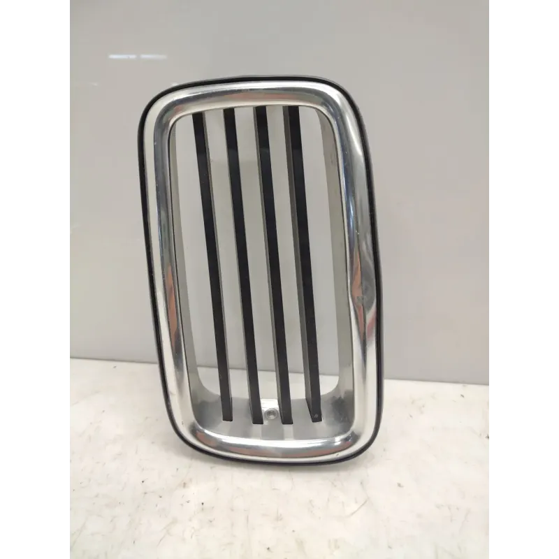 Calandre gauche bmw serie 6 e24