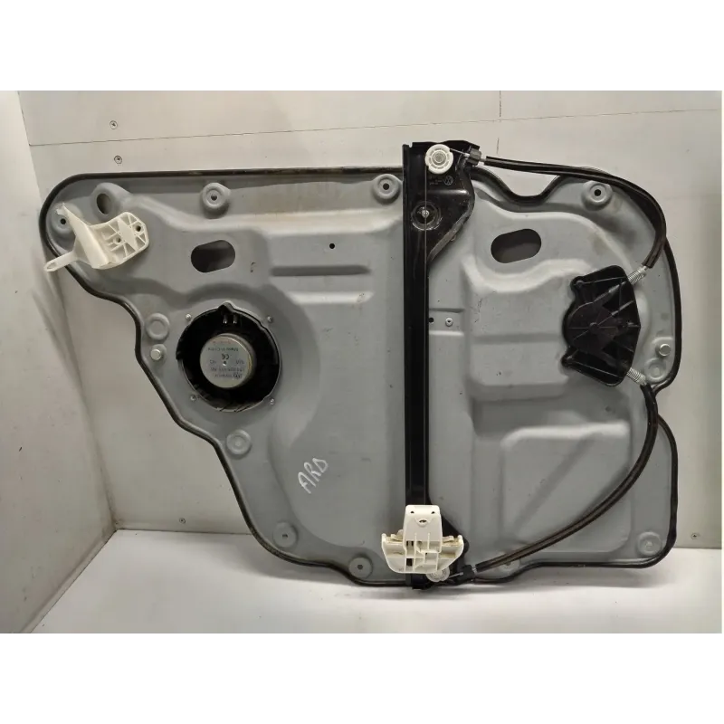 Leve-vitre arriere droit volkswagen touran 1t