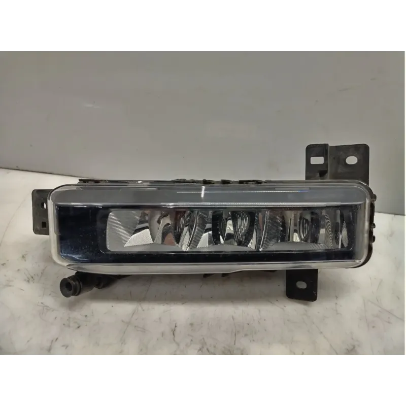 Phare anti-brouillard gauche bmw serie 1 f40
