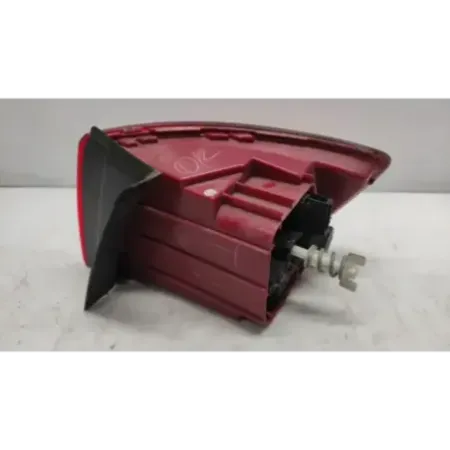 Feu arriere gauche volkswagen jetta 4