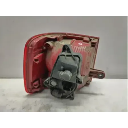 Feu arriere droit volkswagen touran 1t