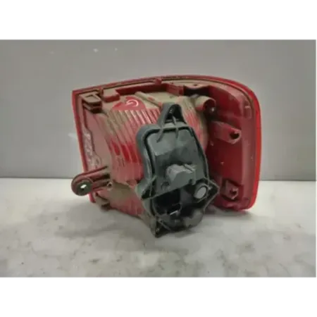 Feu arriere gauche volkswagen touran 1t