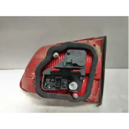 Feu arriere interieur gauche volkswagen touran 1t