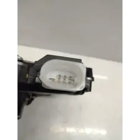 Serrure porte arriere gauche volkswagen touran 1t