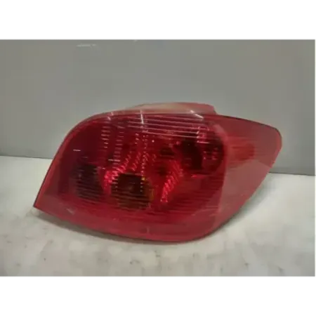 Feu arriere droit peugeot 307