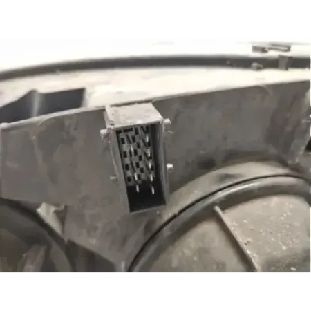 Phare droit peugeot 307