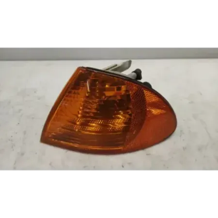 Clignotant avant gauche bmw serie 3 e46