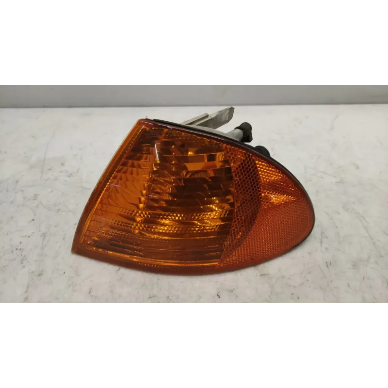 Clignotant avant gauche bmw serie 3 e46