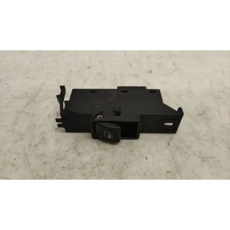 Commande leve-glace porte avant droit bmw serie 3 e46