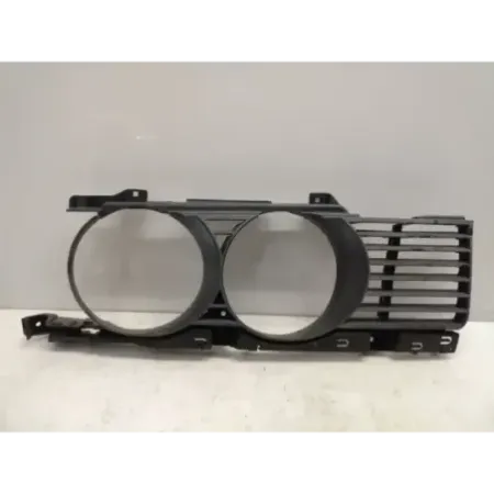 Grille calandre laterale avant droit bmw serie 5 e34