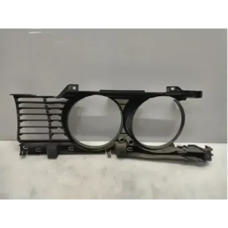 Grille calandre laterale avant droit bmw serie 5 e34