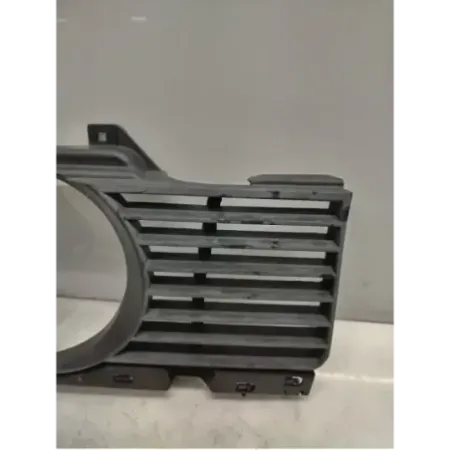 Grille calandre laterale avant droit bmw serie 5 e34