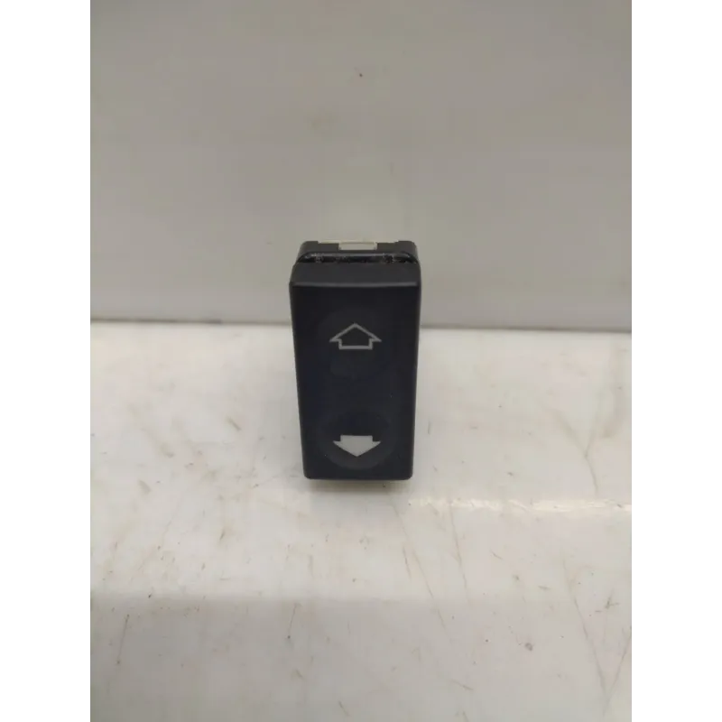Commande leve-glace porte avant gauche bmw serie 3 e36