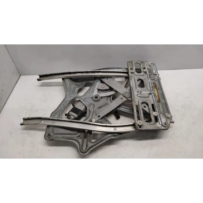 Leve-vitre arriere gauche bmw serie 3 e30