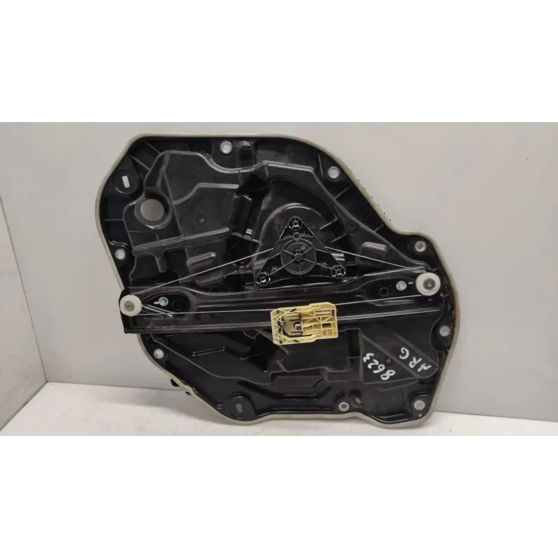 Leve-vitre arriere gauche bmw serie 1 f40