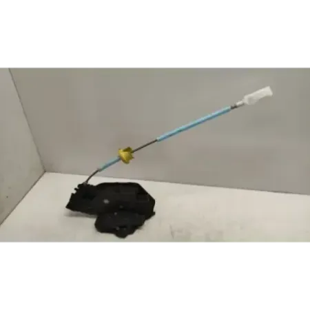 Serrure porte avant gauche bmw serie 1 f40