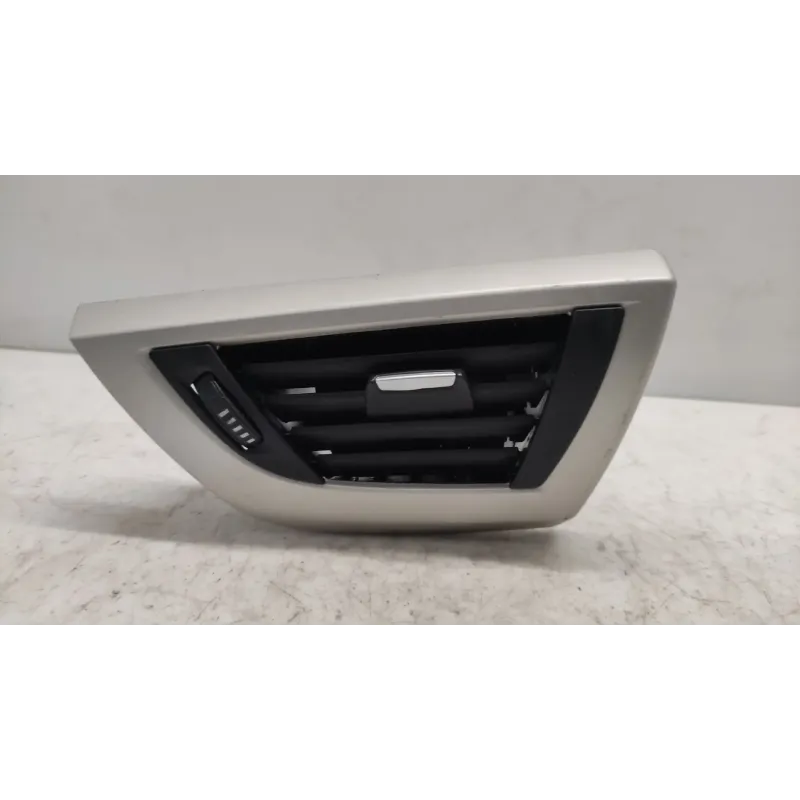 Grille aeration avant gauche bmw serie 1 f20/f21
