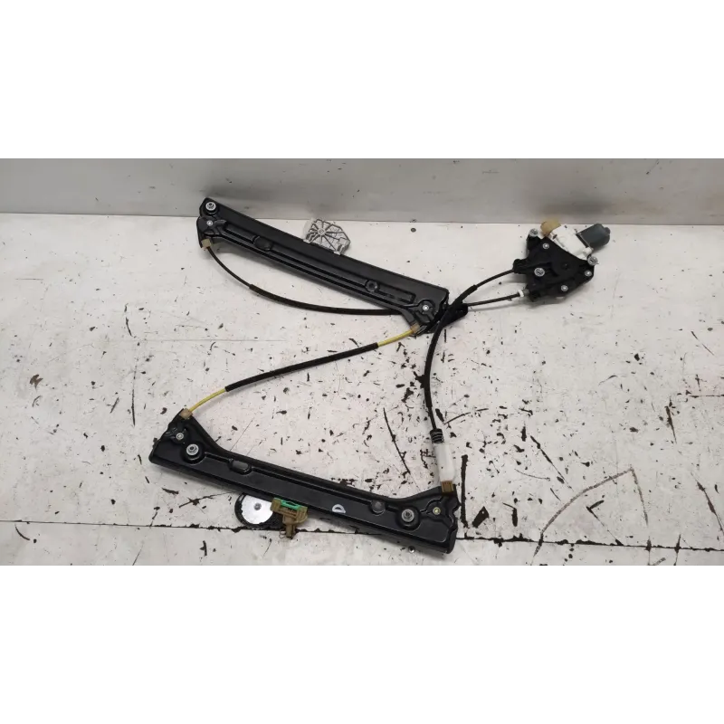 Mecanisme + moteur de leve-glace avant droite bmw serie 1 f20/f21