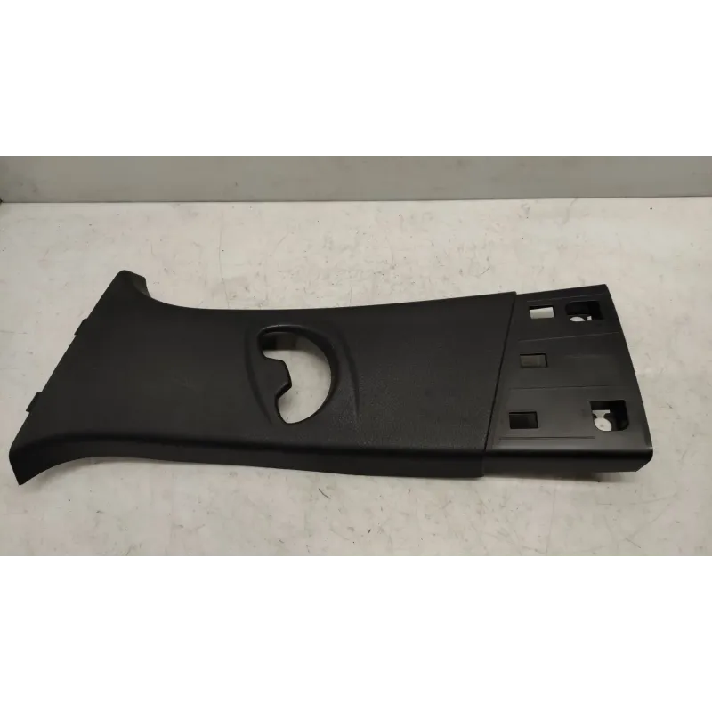 Montant de porte avant gauche bmw x1 e84