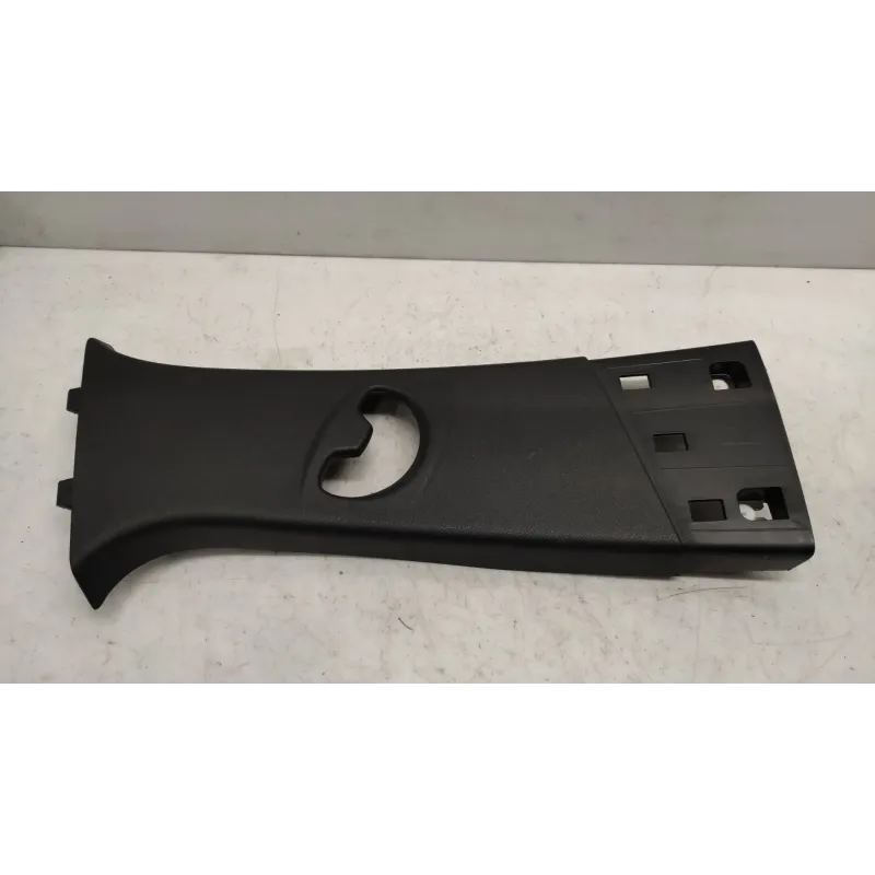 Montant de porte avant droit bmw x1 e84