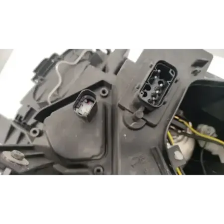 Phare droit bmw x3 e83