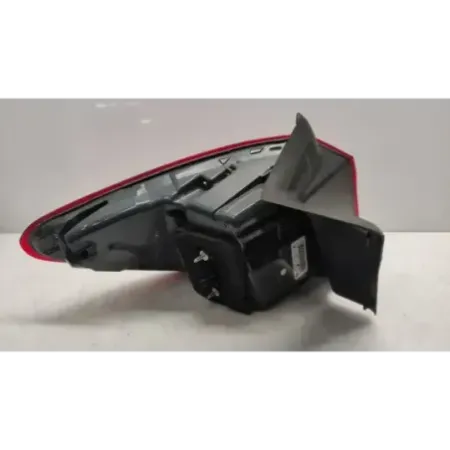 Feu arriere droit bmw x6 f16