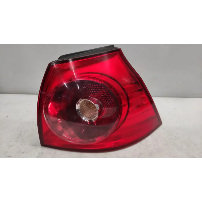 Feu arriere droit volkswagen golf 5 v